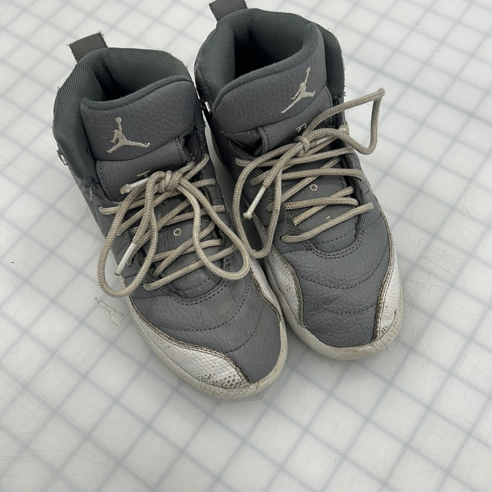 Air Jordans 12 authentic toddler 13C released 2022